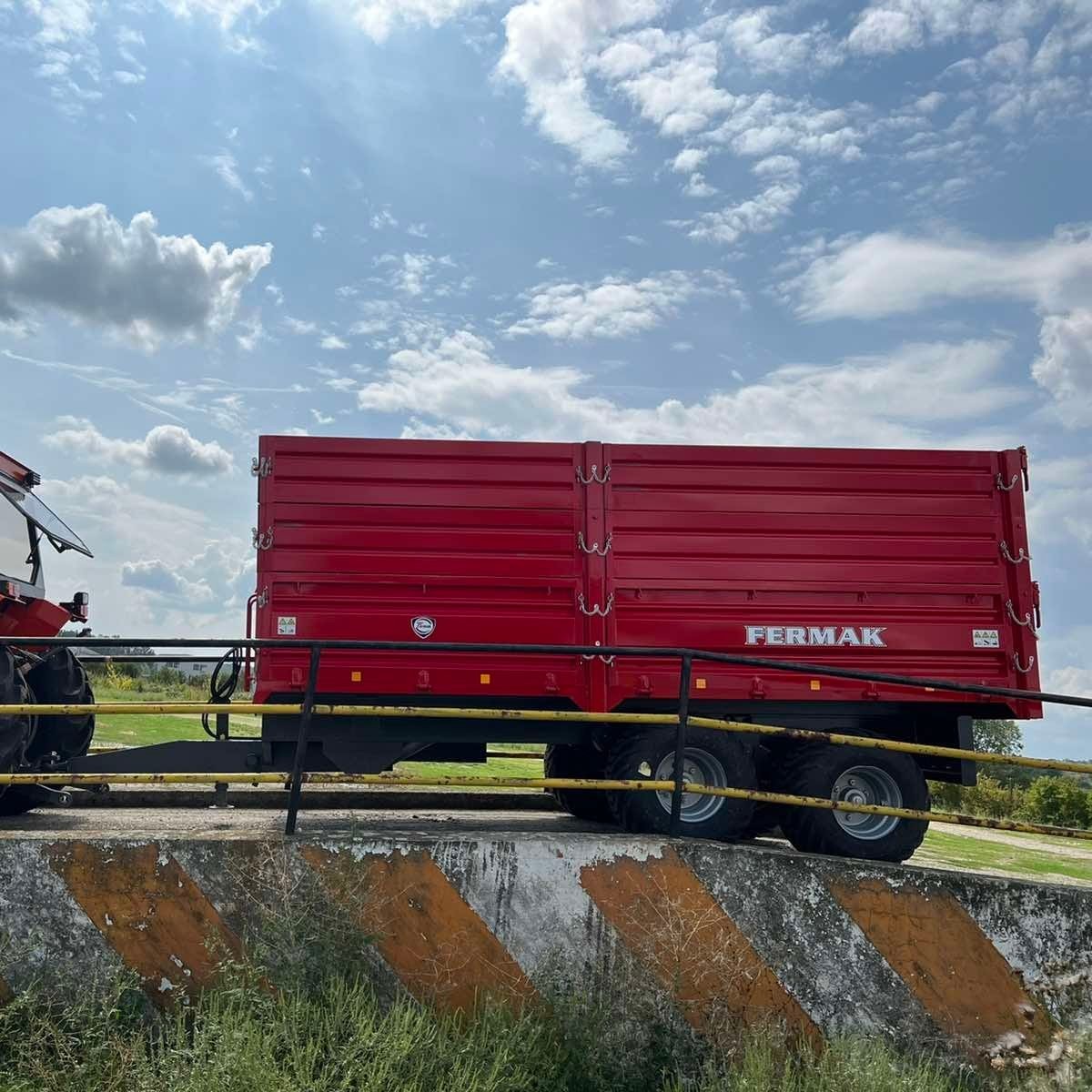 Prikolica FERMAK 10 t Tandem-Monocoque sa hidrauličnim kočnicama - Image 2
