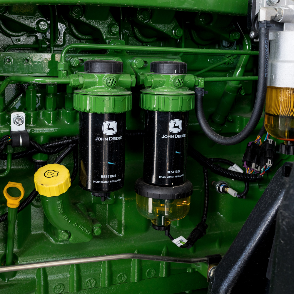 Traktor John Deere 6150B cab - Image 4