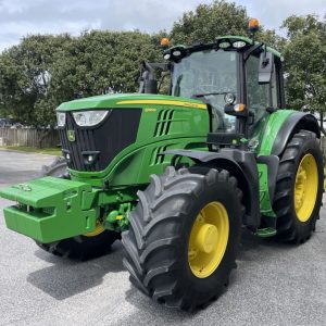 John deere 6195m 1