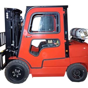 Виљушкар бензин-гас 3.5t/4.5m затворена кабина