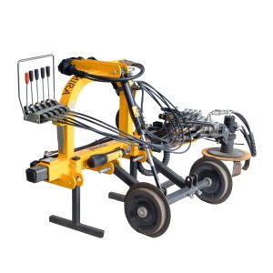 Тракторска фреза меѓуредна MIRA со вертикални ножеви