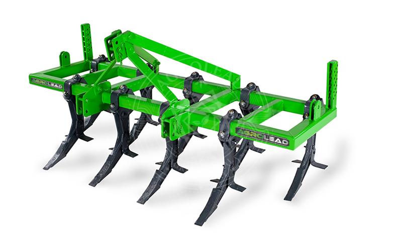 Podrivač sa 7 radnih tela i rotorom